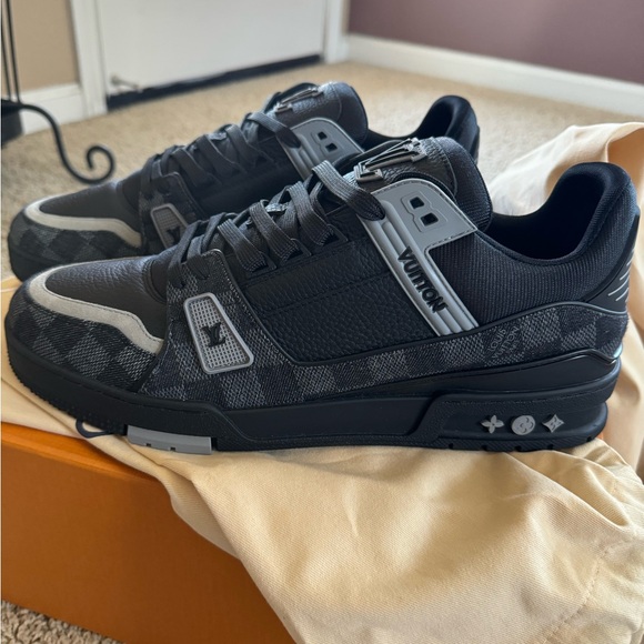 Louis Vuitton Trainer Sneakers - Picture 2 of 7